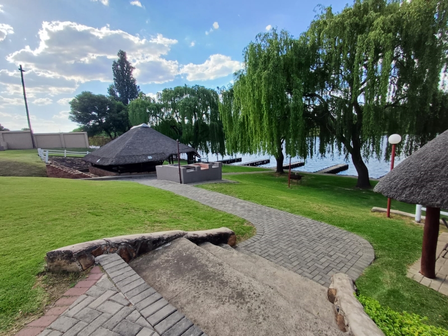 2 Bedroom Property for Sale in Edge On the Vaal Free State